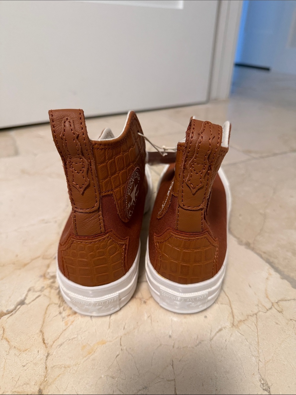 Converse - Picture 5 of 5